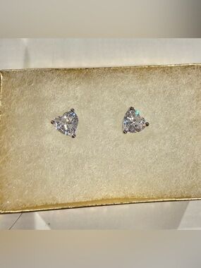 Heart-Cut Clear Crystal Stud Earrings in Silver